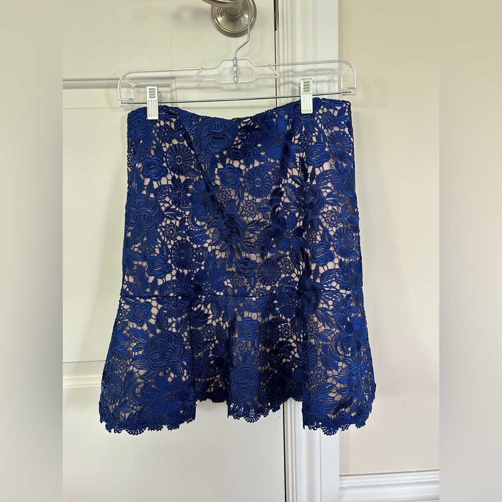 Alice and Olivia royal blue lace skirt size 10 never worn